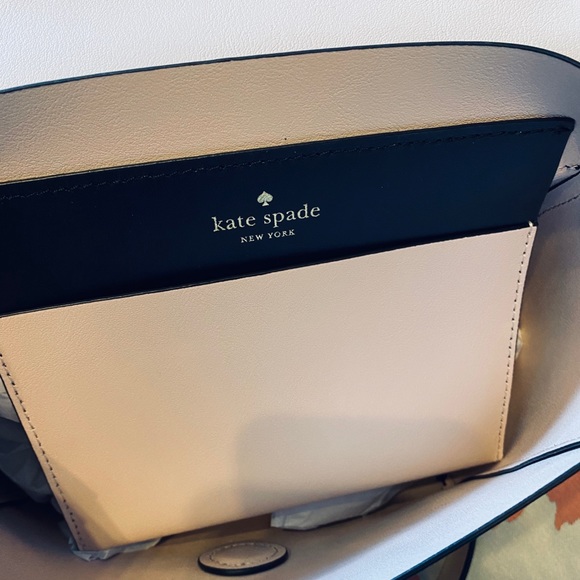 Kate Spade crossbody leather bag😍 - Picture 7 of 7